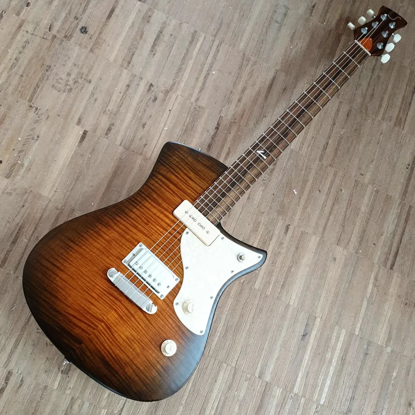 Laguz LX Custom, this time with strings…